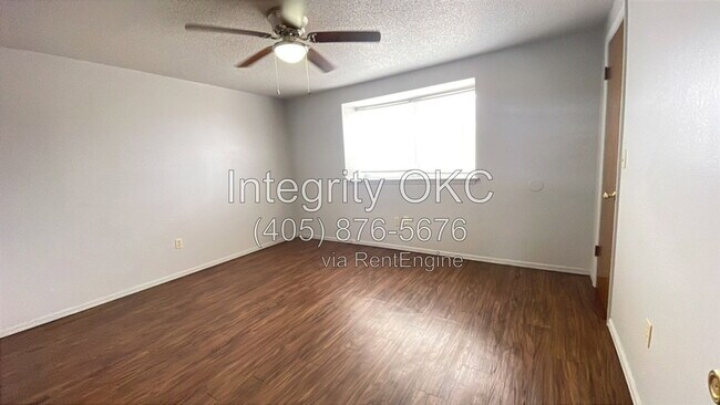 Building Photo - 2612 Elwood Dr
