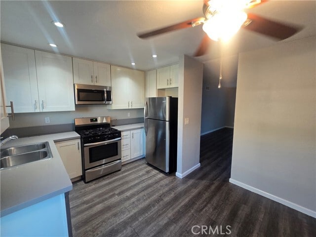 Foto del edificio - 7571 Warner Ave