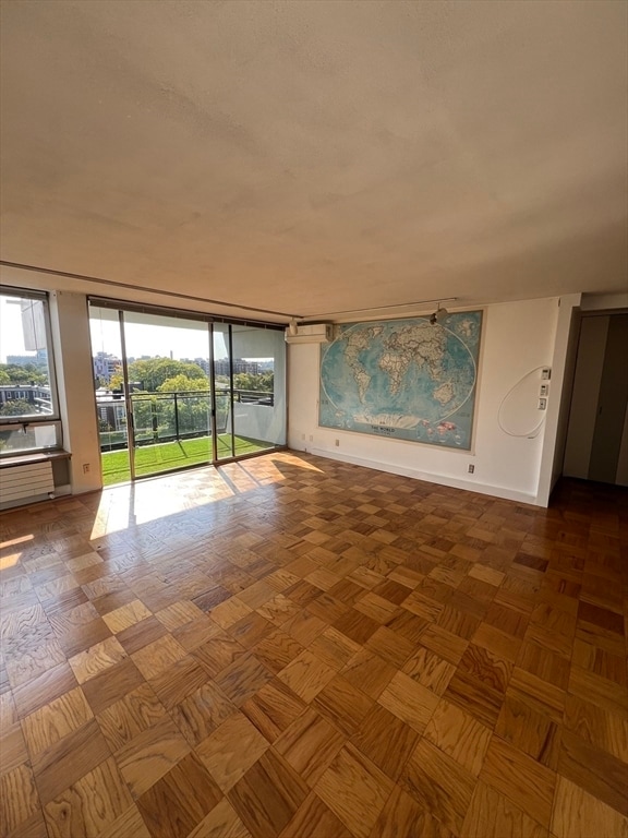 Building Photo - 54 Babcock St