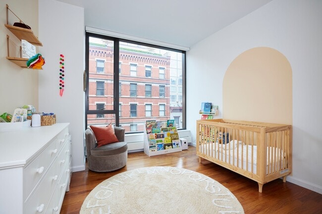 Building Photo - 505 Greenwich St