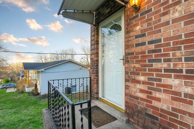 Building Photo - 3309 Falls Creek Dr