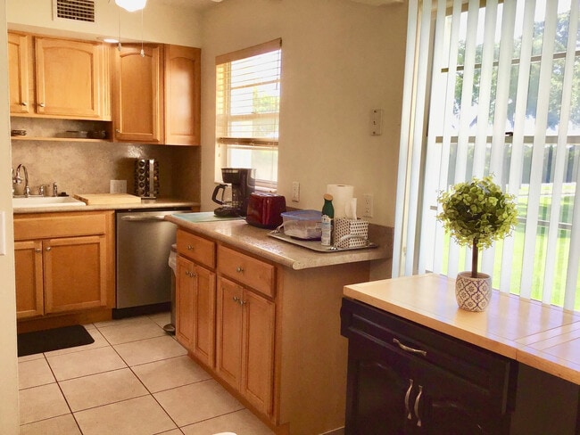 Foto del edificio - 438 Mansfield K