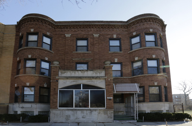 Building Photo - 4905 S Michigan Ave