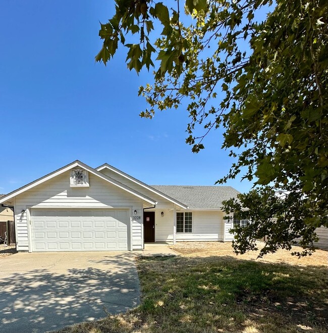 Building Photo - 3228 Lyndsey Ln