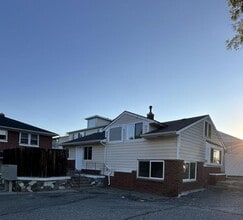 Building Photo - 1205 Broadwater Ave