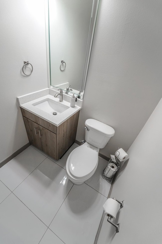 Building Photo - Regency at Nora Townhomes