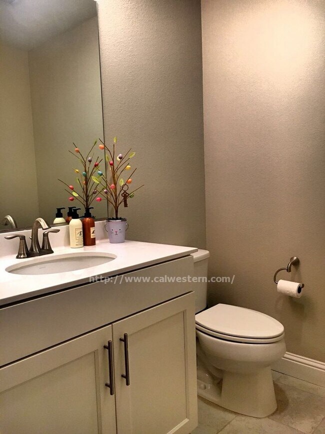 Building Photo - 415 Ellicott Loop