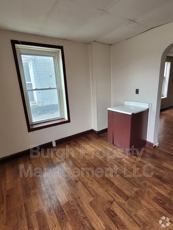 Building Photo - 984 Jefferson Ave