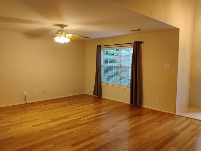 Foto del edificio - 17546 Heath Grove Ln