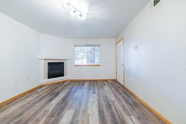 Foto del edificio - 1221 University Ave