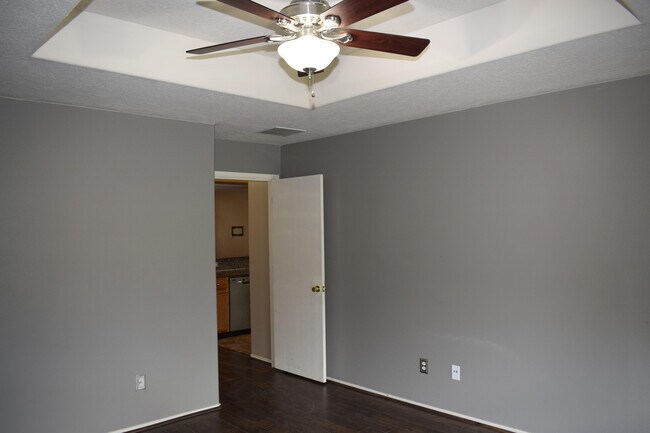 Foto del edificio - 19102 Prairie Bluff Dr