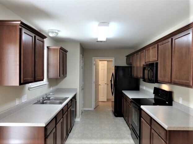 Foto del edificio - 13329 High Sierra St