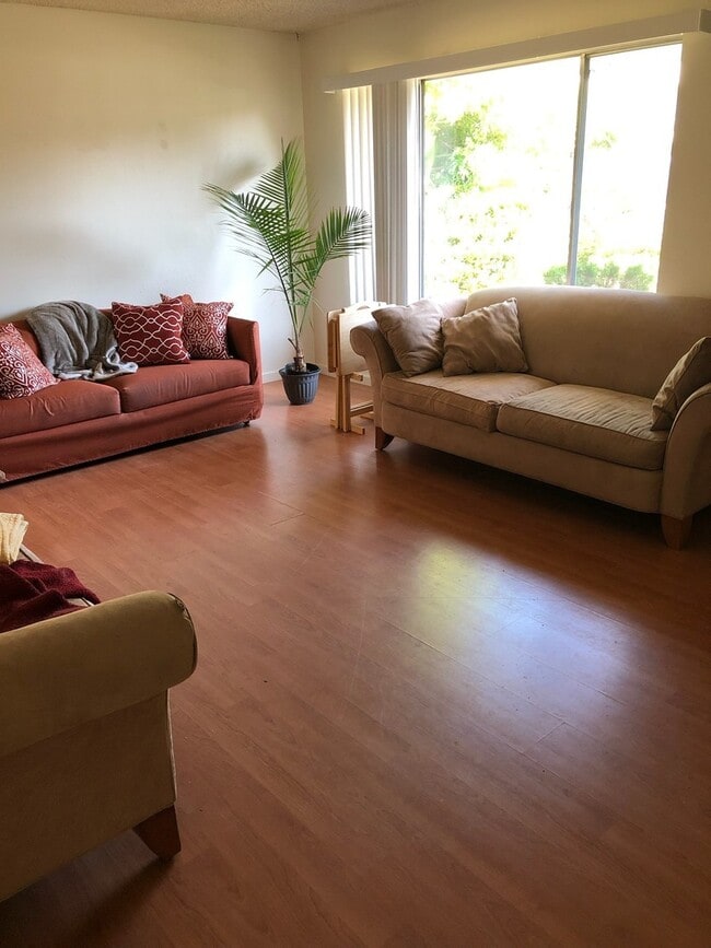 Building Photo - 5222 Countryside Dr