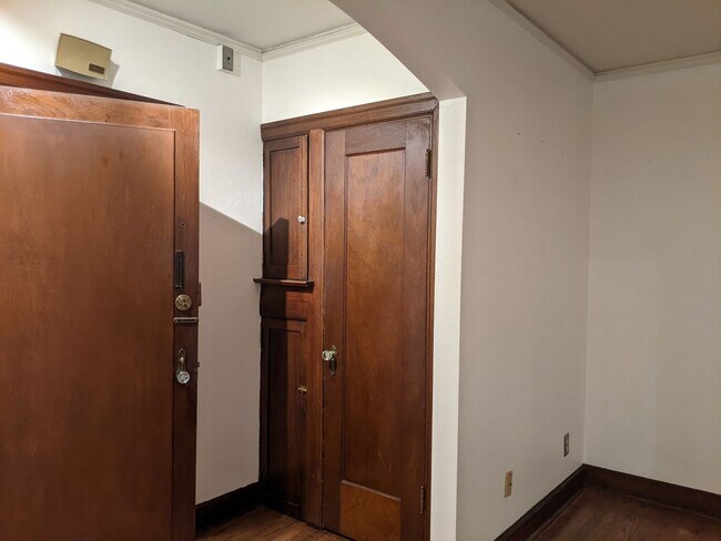 Foto del edificio - Vintage Cap Hill Condo