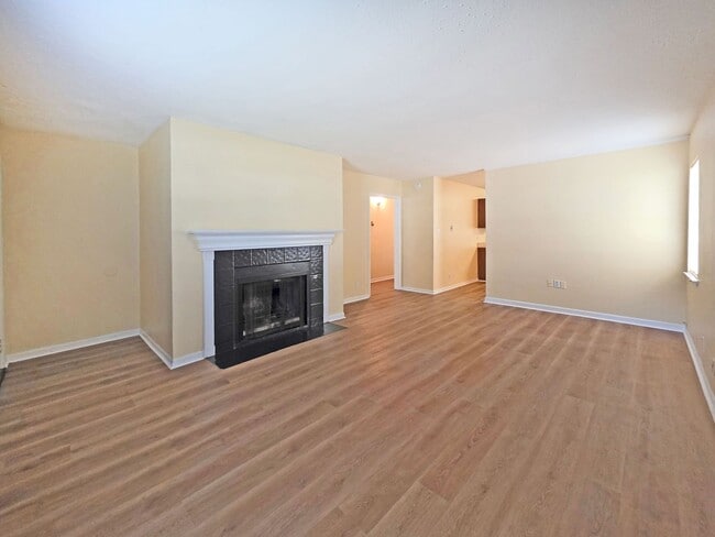 Foto del edificio - Charming 2-Bedroom Duplex in the Heart of ...