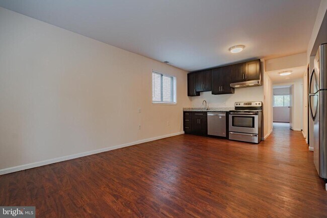 Building Photo - 9700 Kingsbridge Dr