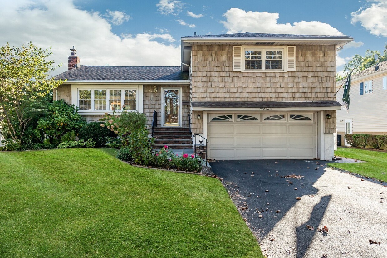47 Pell Terrace, Garden City, NY 11530 House for Rent in Garden City
