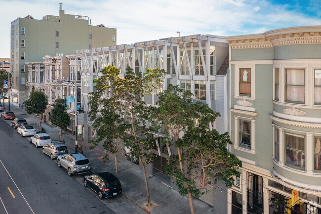 Building Photo - 645 Haight St