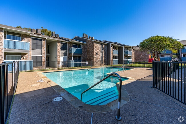 Swimming Pool - Woodridge on Buckner