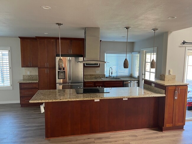 Building Photo - 10034 Via La Cantera