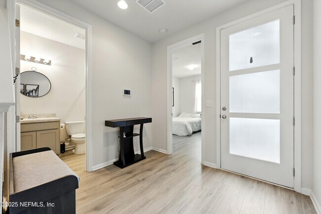 Foto del edificio - 54 Alderwood Pl