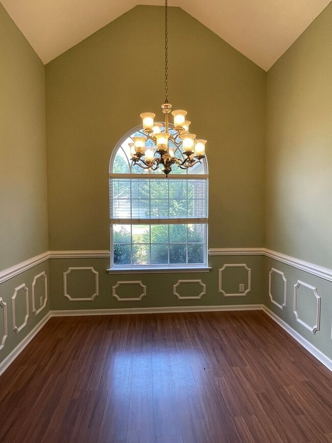 Building Photo - Rare Find in Henderson Golf Community!