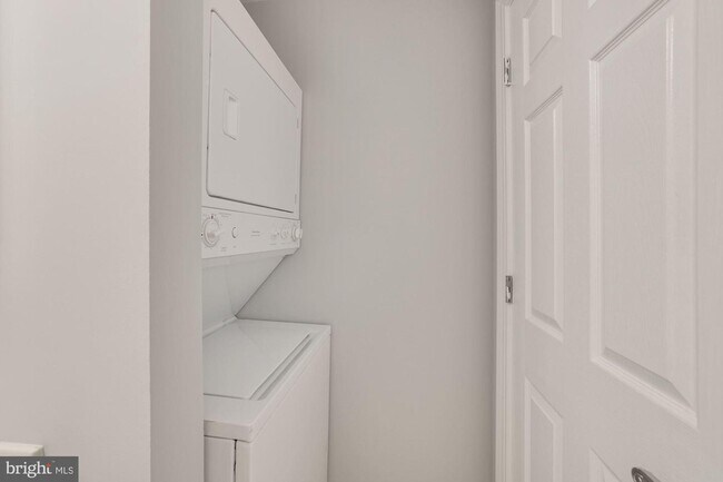 Building Photo - 12156 Penderview Terrace