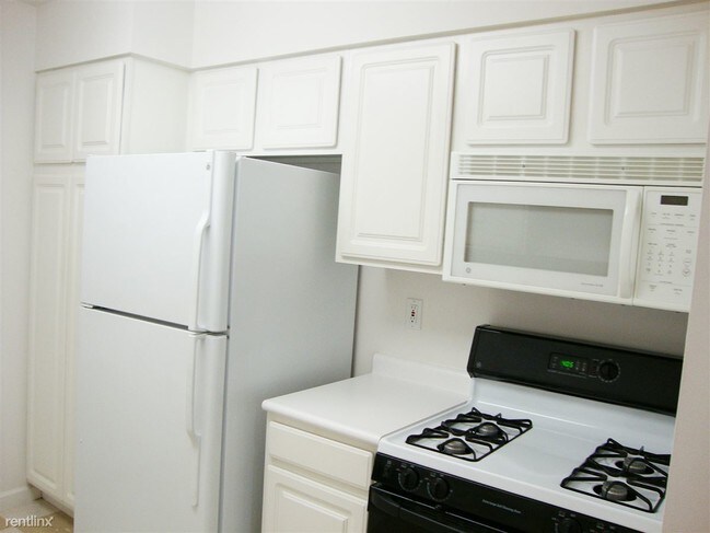 Foto del edificio - 1145 Middle Rd