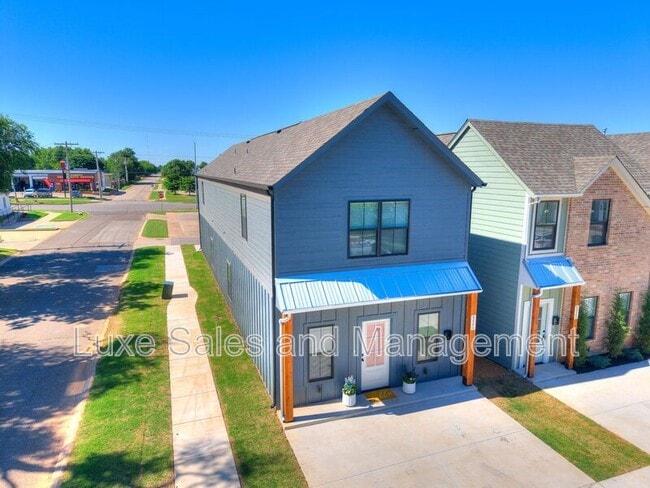 Foto del edificio - 600 W 2nd St