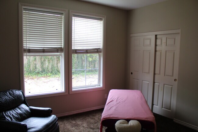 Foto del edificio - 6410 Topmast Dr