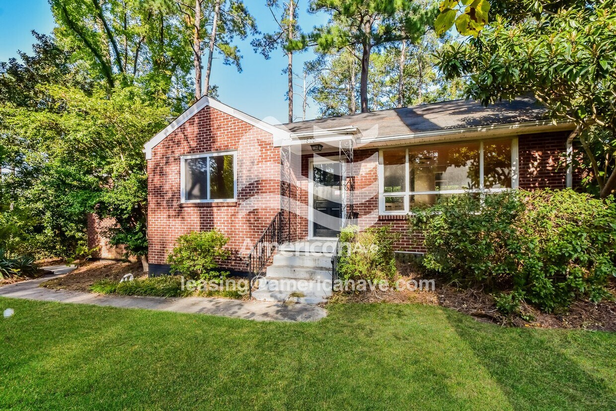 Primary Photo - 1820 N Beltline Blvd