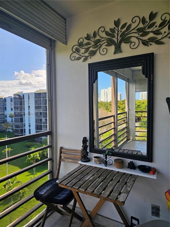 Foto del edificio - 20500 W Country Club Dr