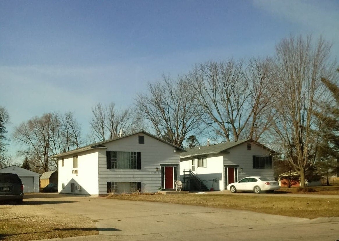 Primary Photo - 1828 Garden Dr