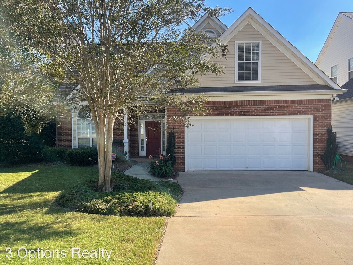 4 br, 2.5 bath House 2500 Lakebrooke Drive House Rental in Marietta, GA