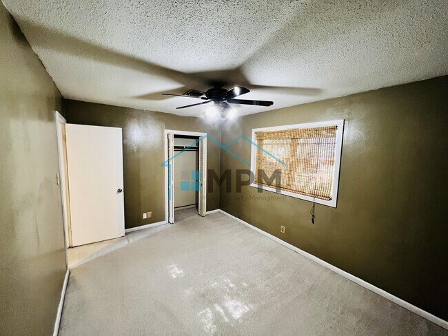 Building Photo - 108 Crestview Dr