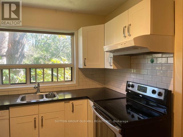 Building Photo - 133 Dunn Ave