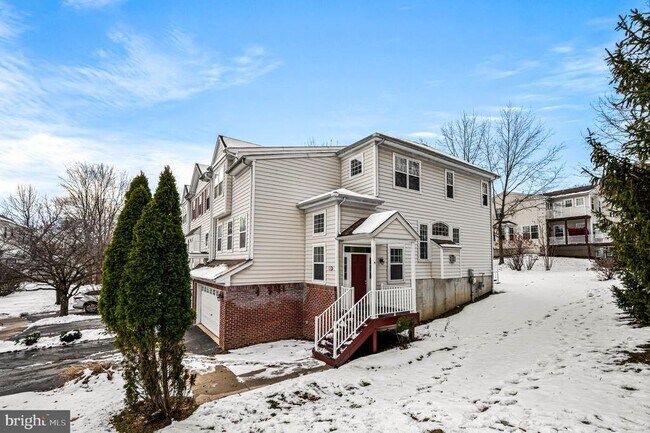 Foto del edificio - 120 Elizabeth Ct