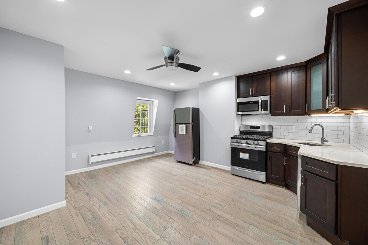 Foto principal - 376 Forrest St