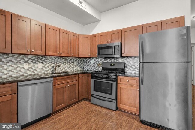 Foto del edificio - 1631 W Girard Ave