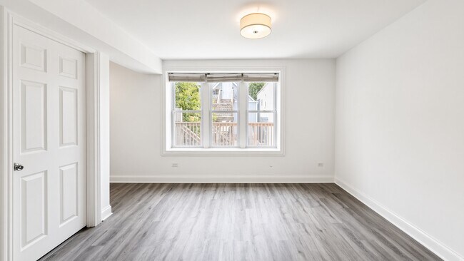 Building Photo - 3131 N Monticello Ave