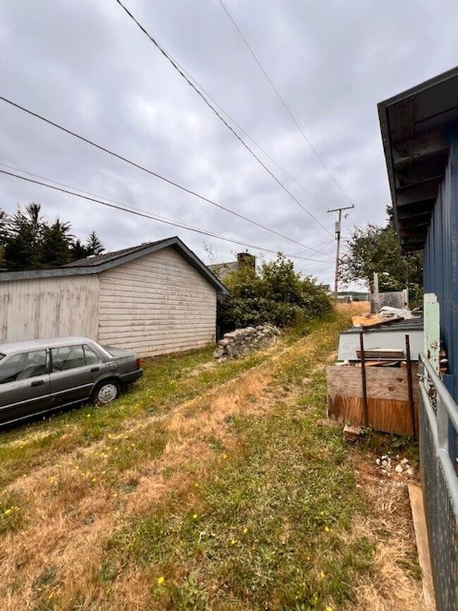Building Photo - 2161