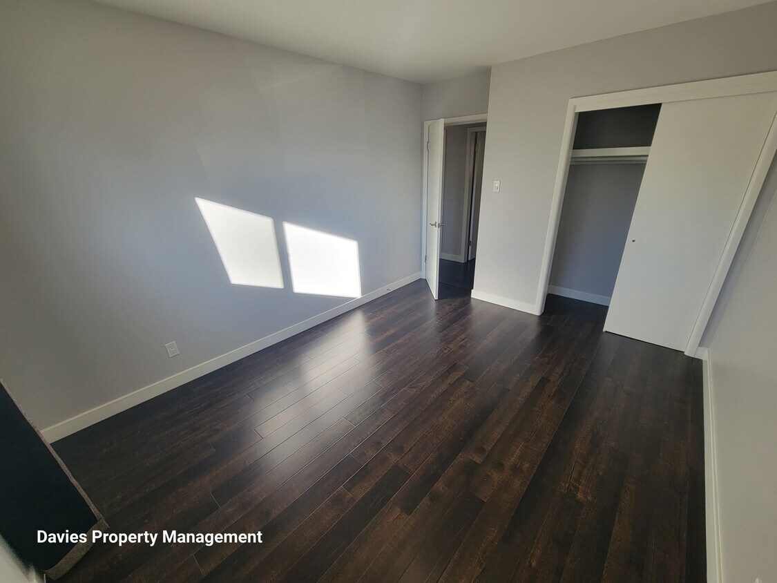 Primary Photo - 9623-9652 52 St NW