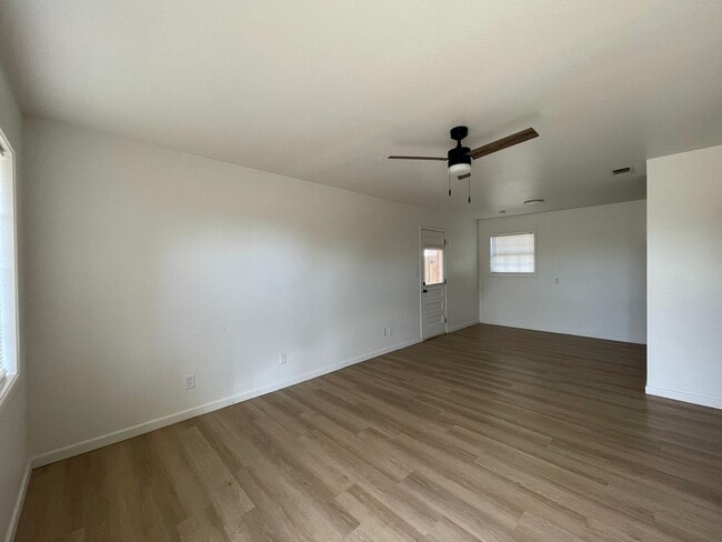 Building Photo - Cozy City Charm – 3-Bed, 1-Bath Home in Lamesa, TX