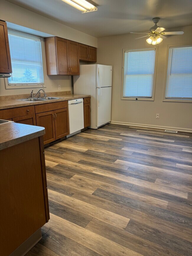 Building Photo - 6421 Samaria Rd