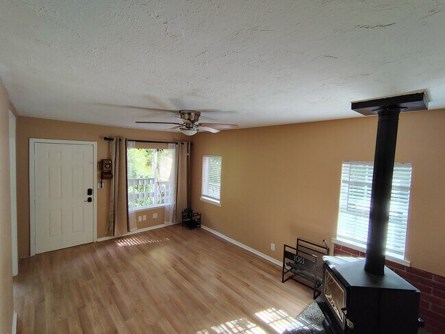 Building Photo - 267 CA-138