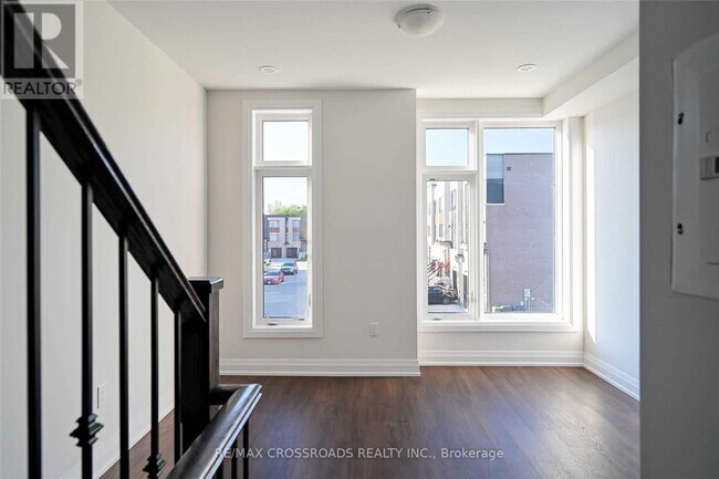 Building Photo - 37 Creekbank Rd