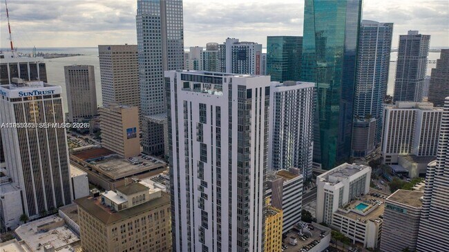 Foto del edificio - 151 SE 1st St