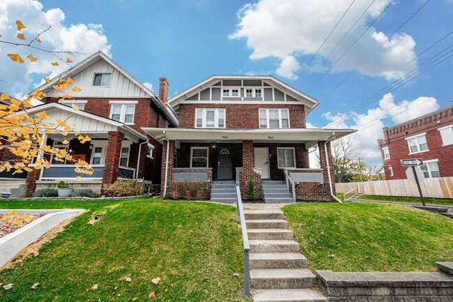 Building Photo - 960 S Ohio Ave