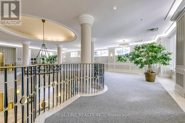 Building Photo - 25-2525 Kingsbridge Garden Cir