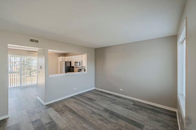 Building Photo - 2722 Wilshire Ct